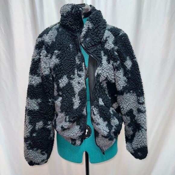 Sage Collective gray and black teddy zip front jacket | Sz S - Picture 3 of 6